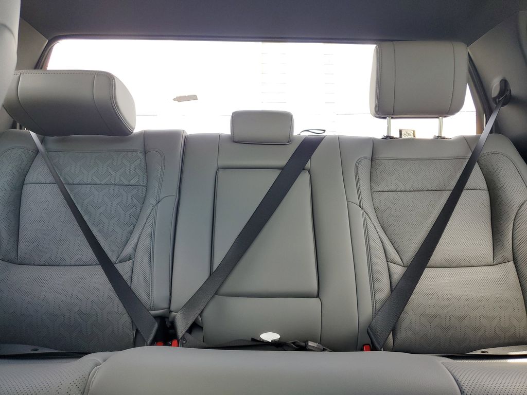 2025 Toyota Tundra Limited Image 27 of 32