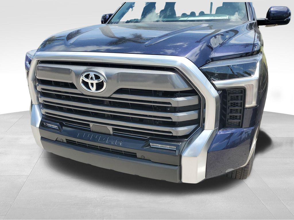 2025 Toyota Tundra Limited Image 8 of 32