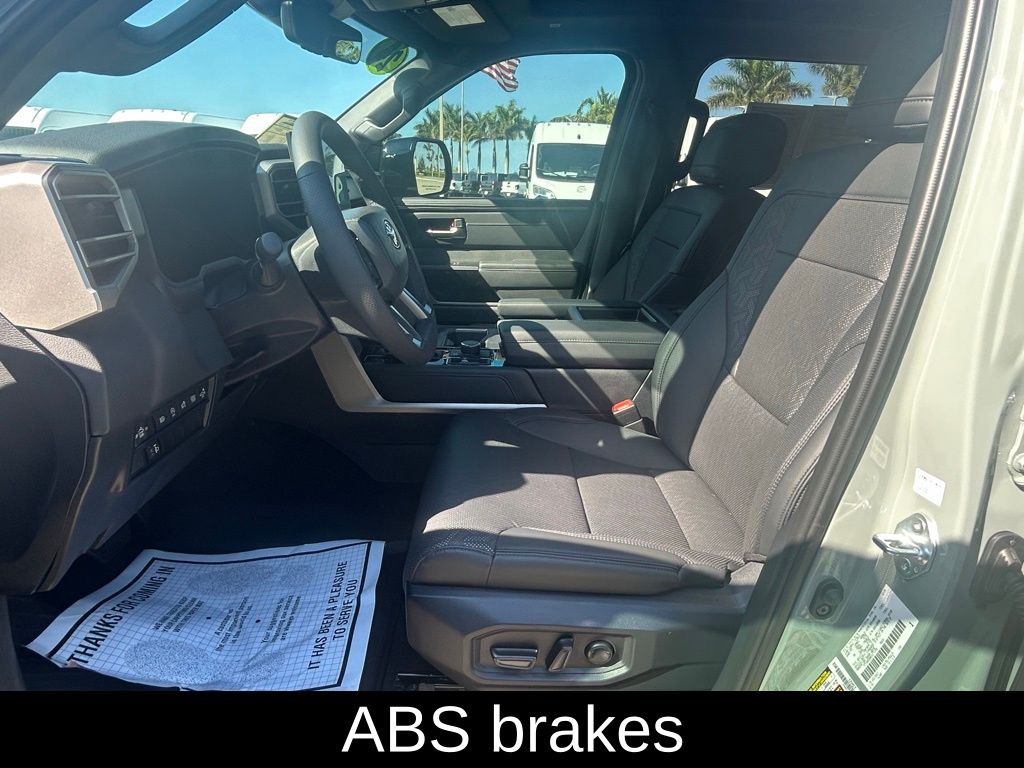 Vehicle image 10 of 41