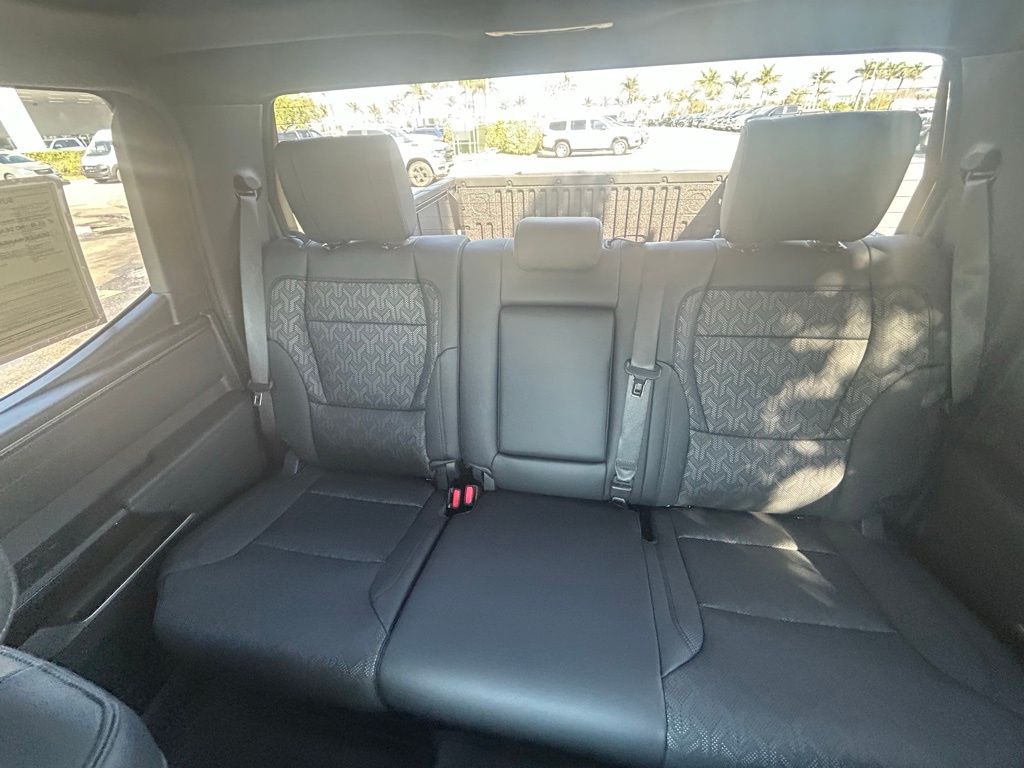 Vehicle image 24 of 41