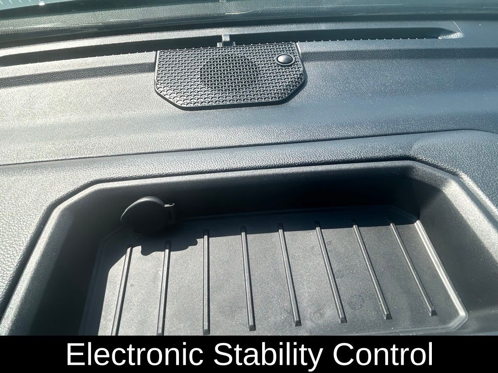 Vehicle image 11 of 41