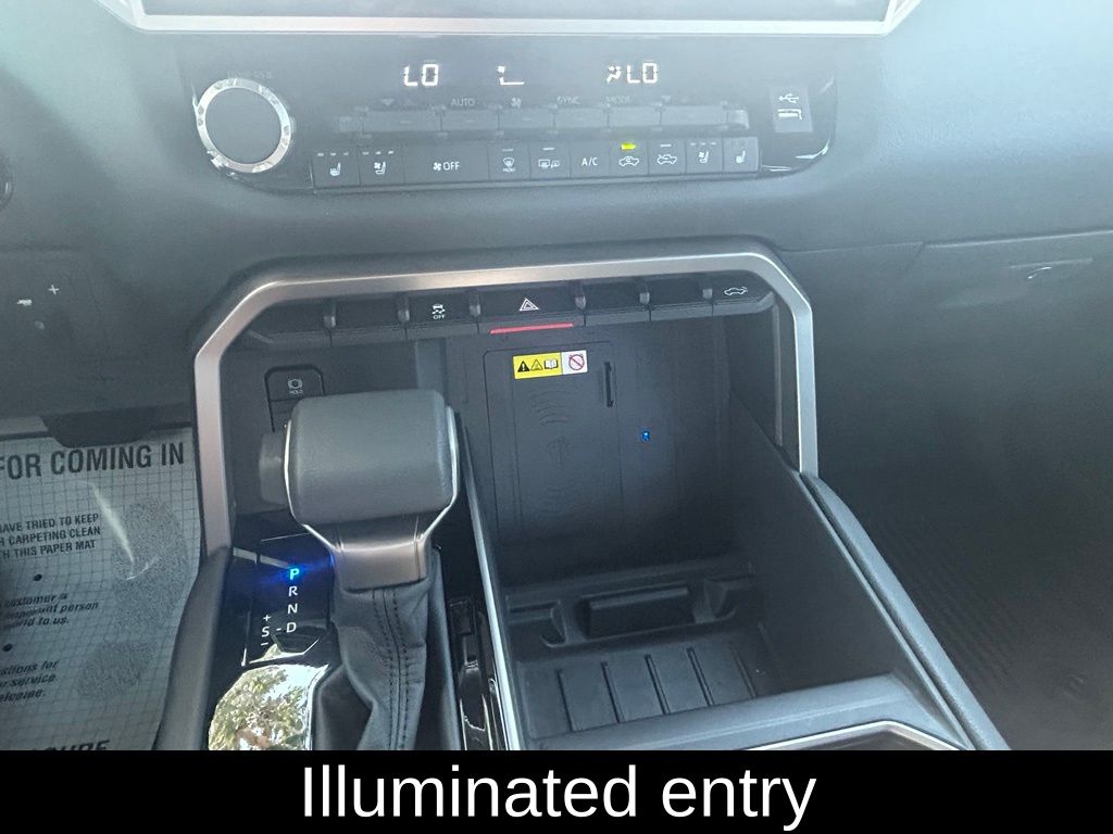 Vehicle image 14 of 41
