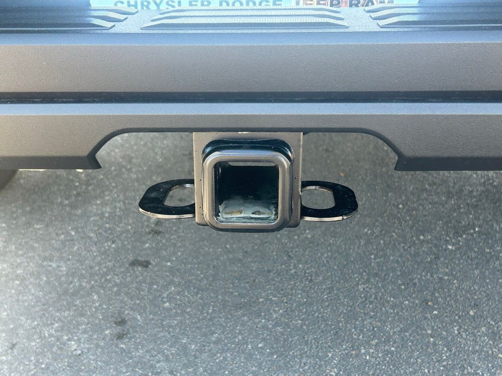 Vehicle image 38 of 41