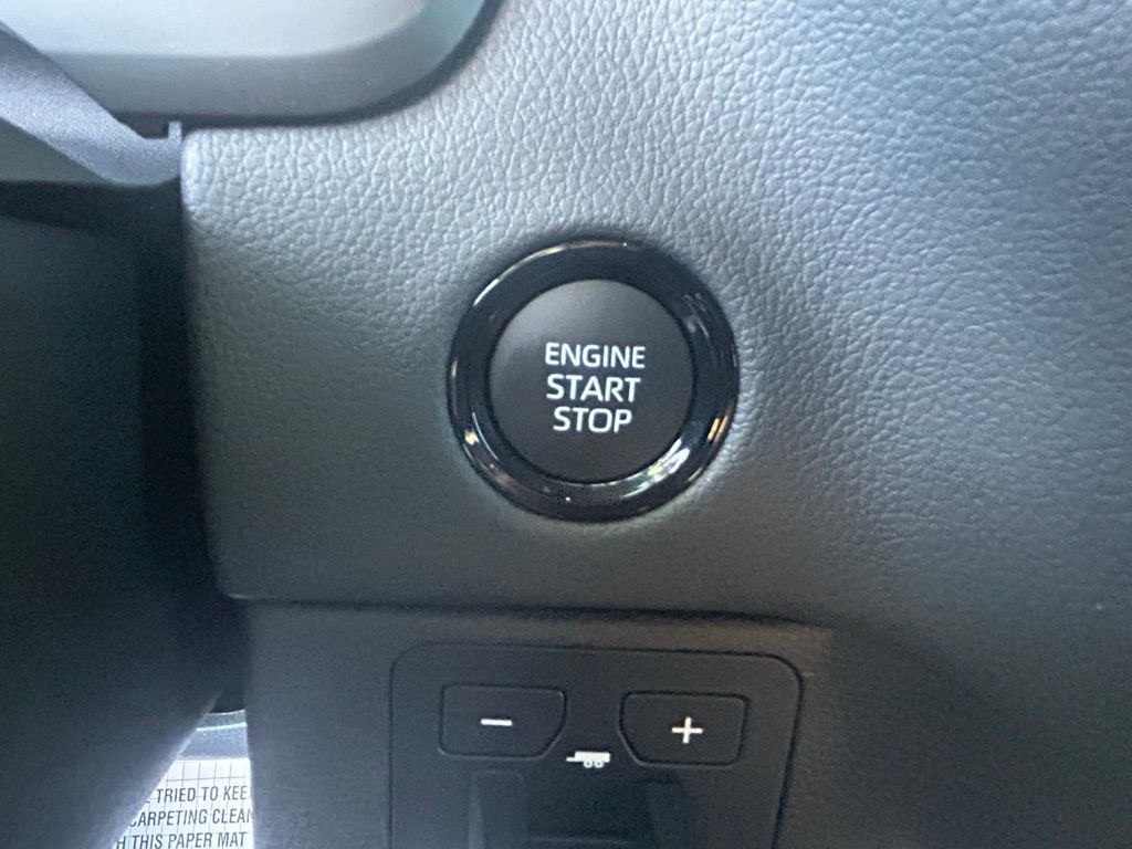 Vehicle image 18 of 41