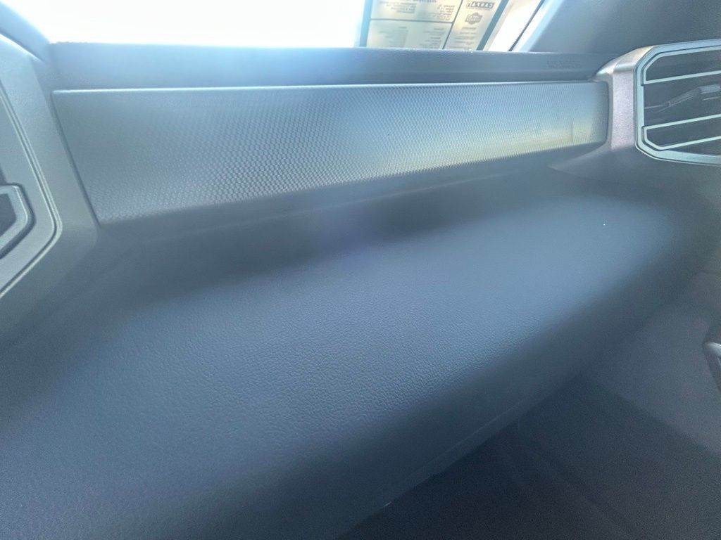 Vehicle image 22 of 41