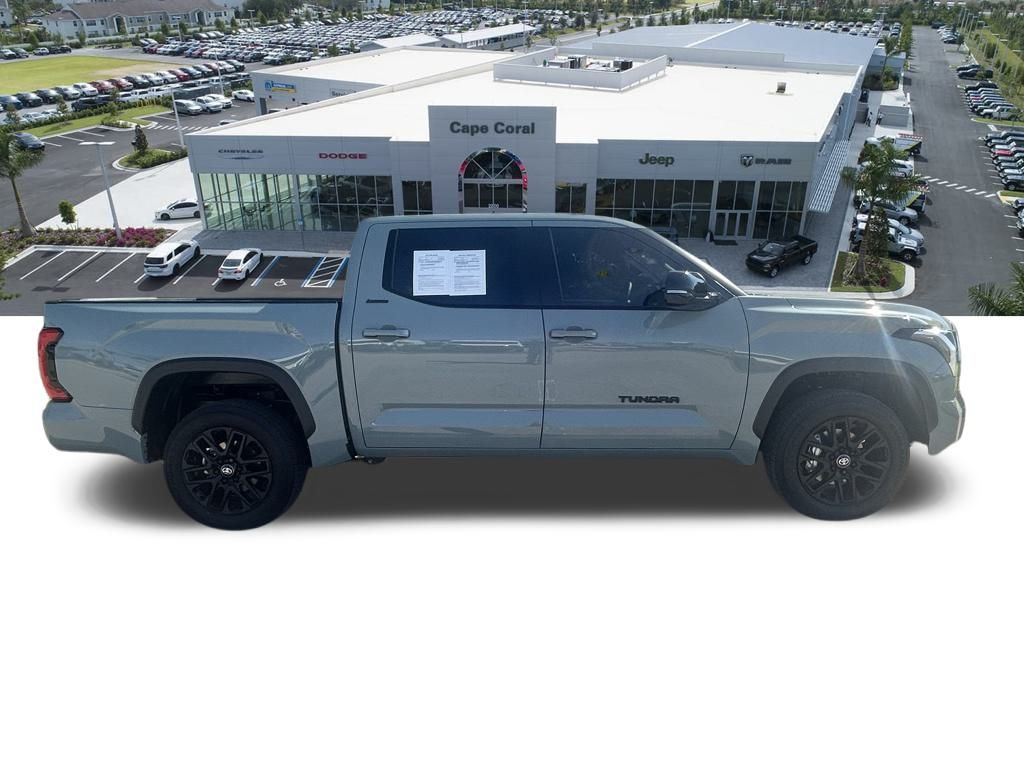 Vehicle image 5 of 41