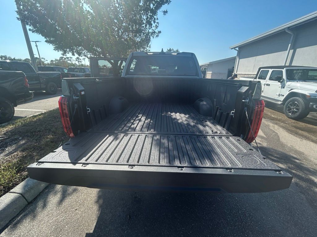 Vehicle image 39 of 41