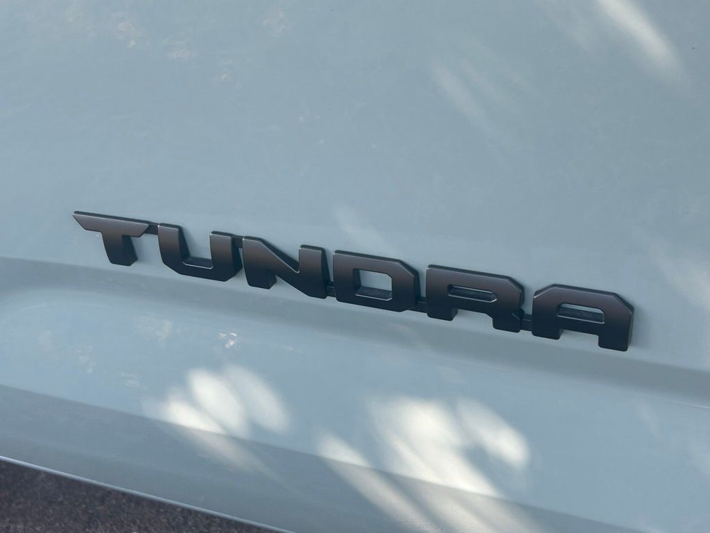 Vehicle image 31 of 41