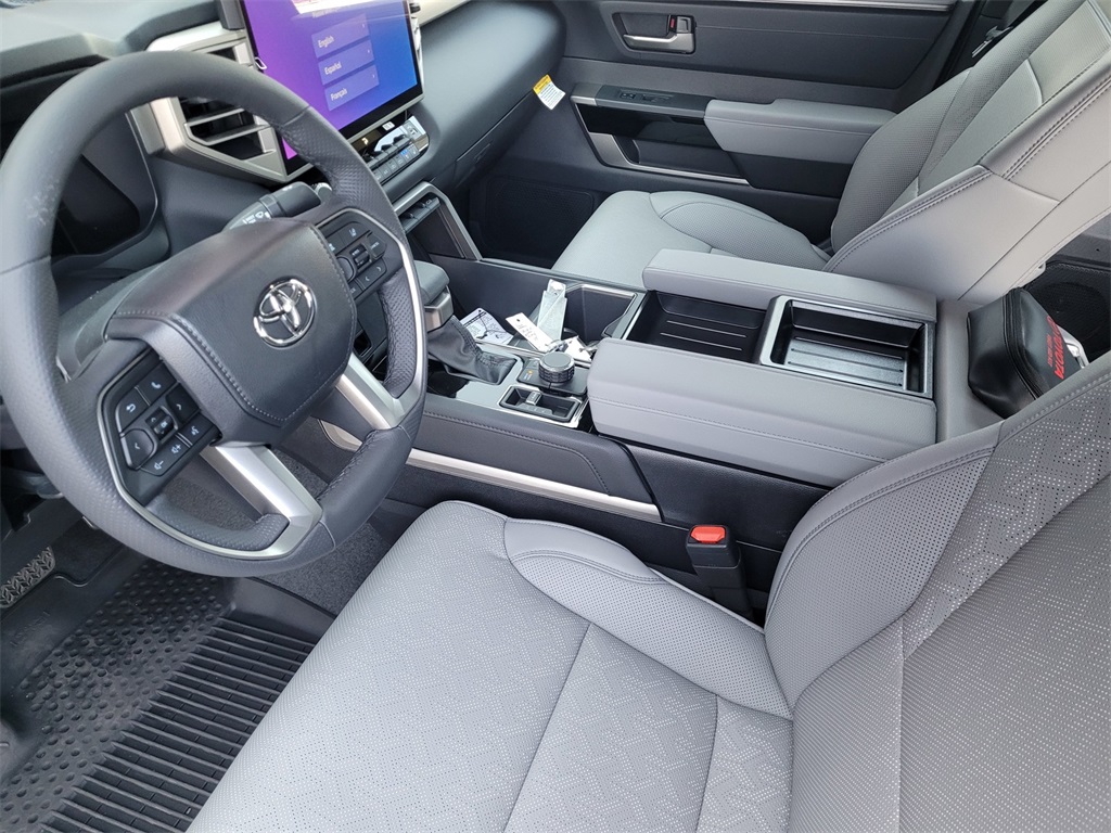 Vehicle image 7 of 12