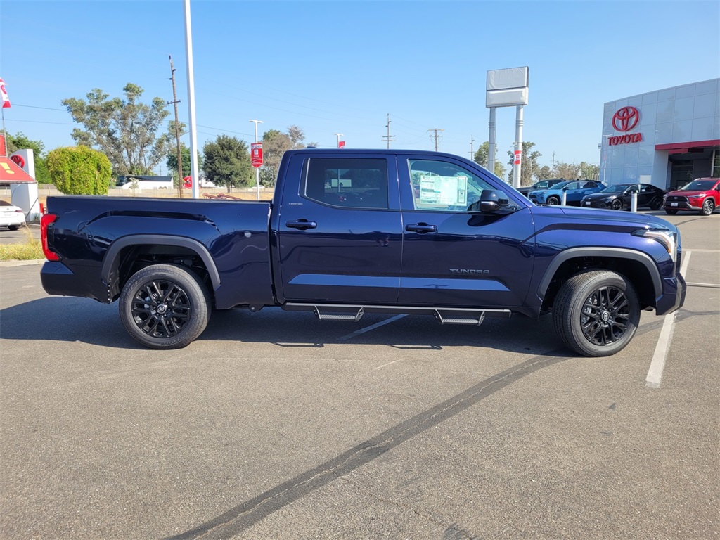 Vehicle image 4 of 12