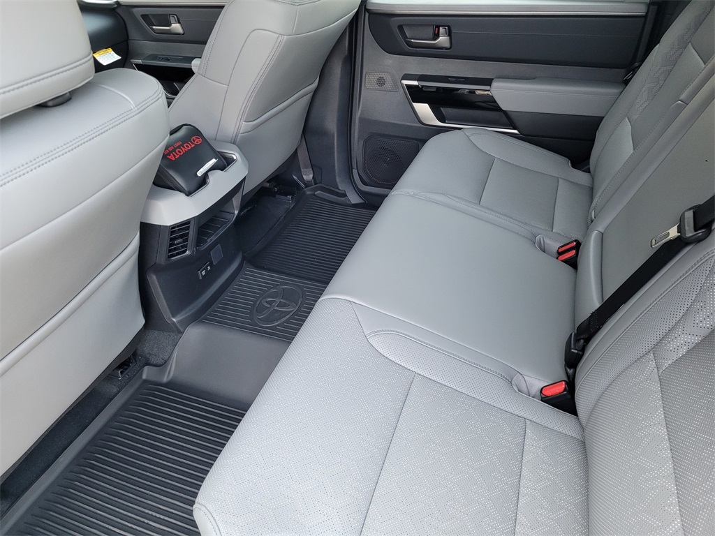 Vehicle image 8 of 12
