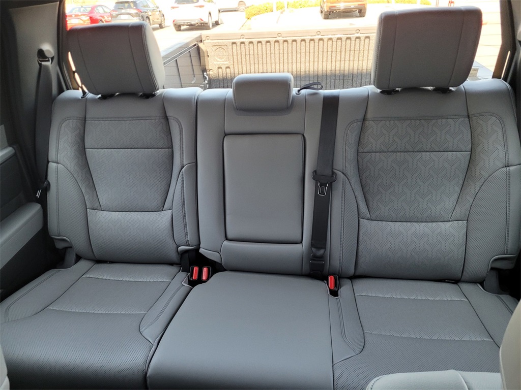 Vehicle image 9 of 12