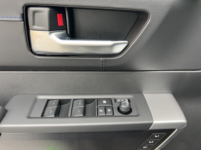 2025 Toyota Tundra Platinum Image 16 of 70