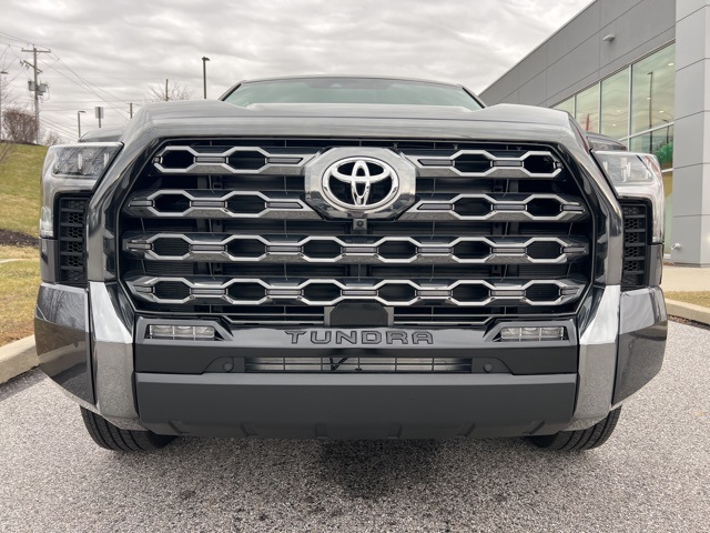 2025 Toyota Tundra Platinum Image 3 of 70