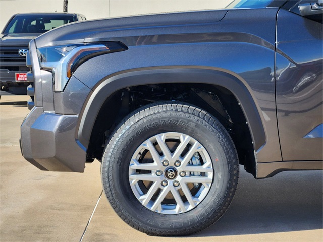 Vehicle image 5 of 22