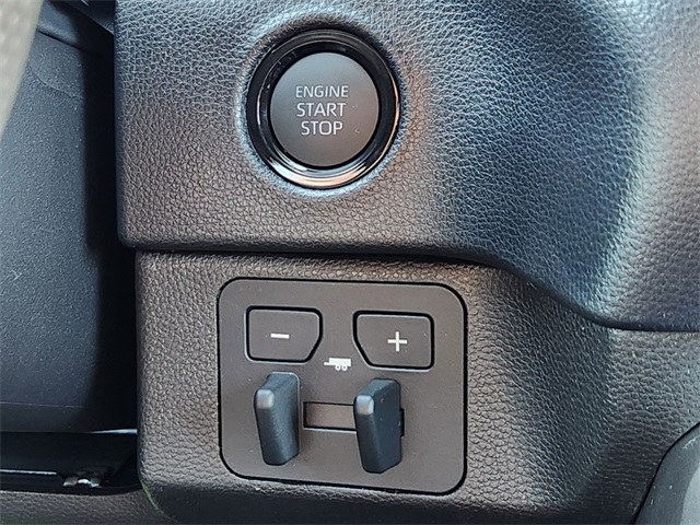 Vehicle image 15 of 22