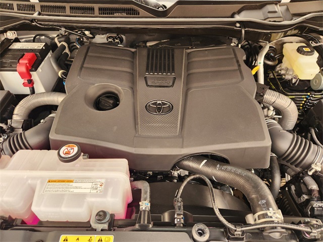 Vehicle image 21 of 22