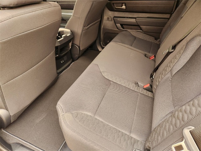 Vehicle image 20 of 22