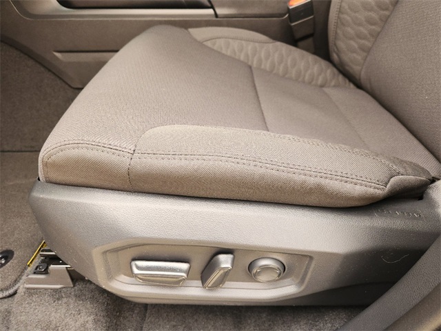 Vehicle image 18 of 22