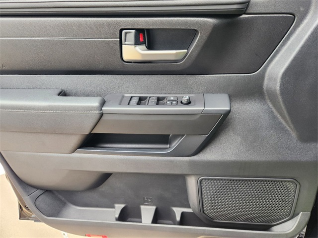 Vehicle image 17 of 22