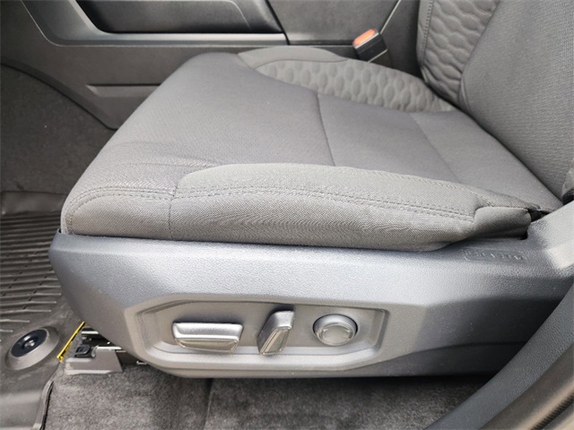 Vehicle image 18 of 22
