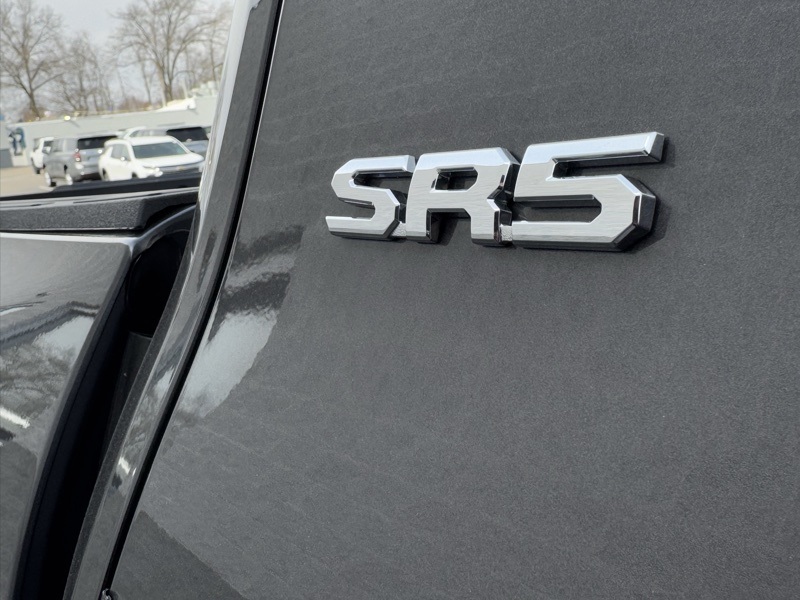 2025 Toyota Tundra SR Image 25 of 39