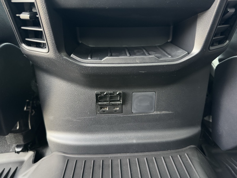 2025 Toyota Tundra SR Image 30 of 39