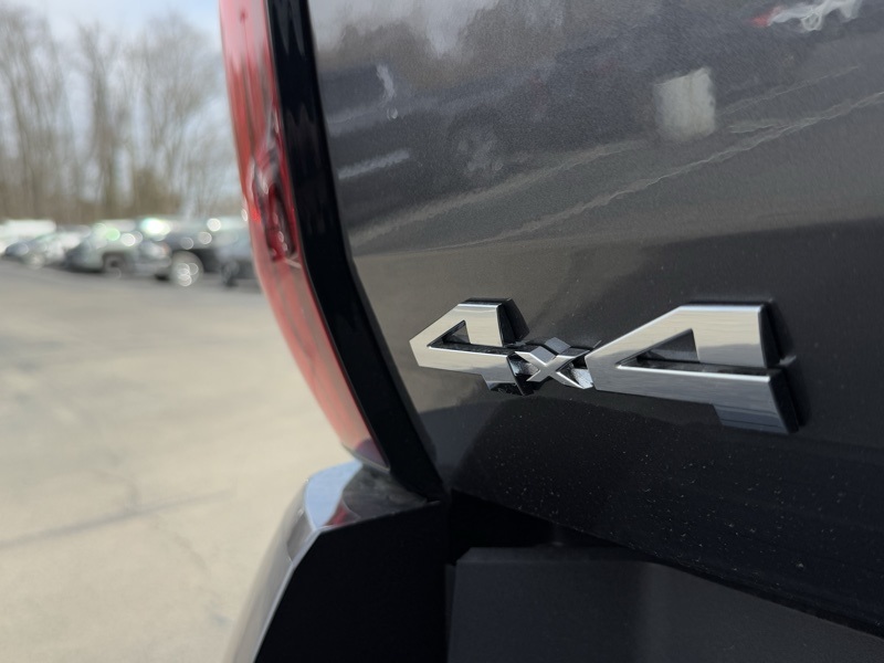 2025 Toyota Tundra SR Image 27 of 39