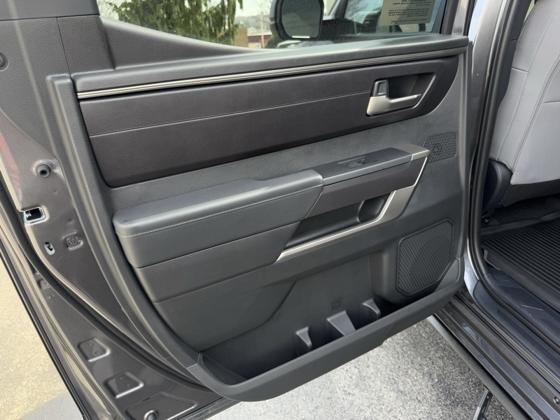 2025 Toyota Tundra SR Image 32 of 39