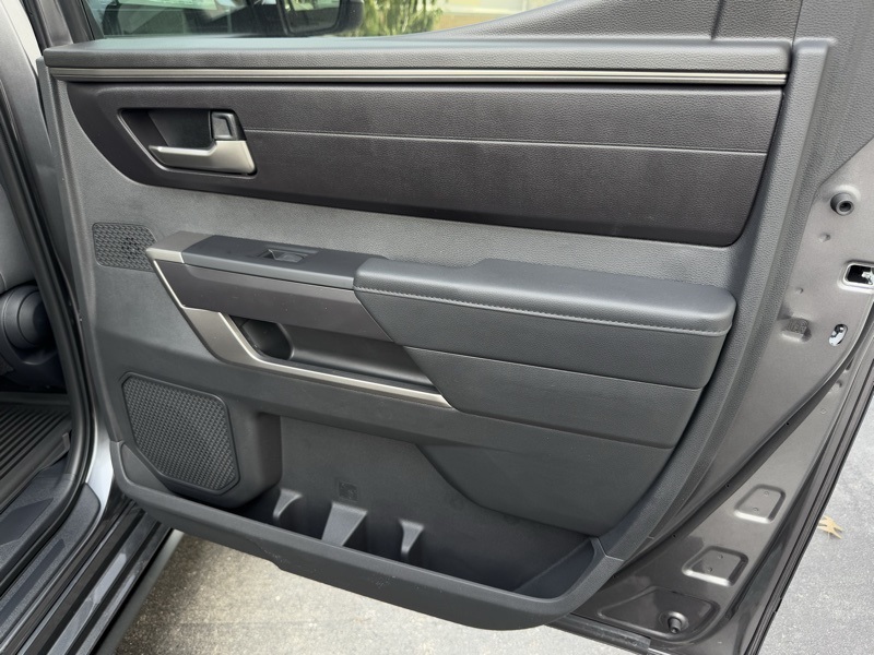 2025 Toyota Tundra SR Image 21 of 39