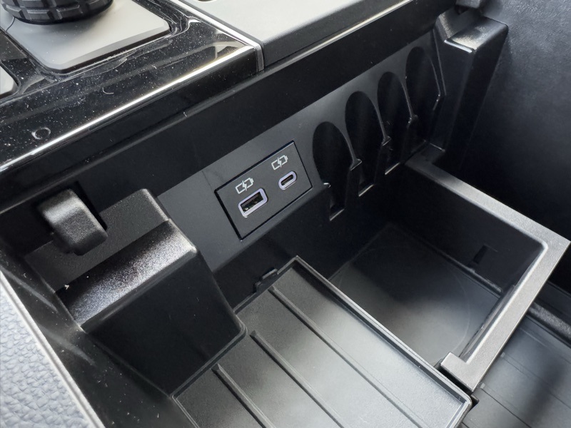 2025 Toyota Tundra SR Image 24 of 39