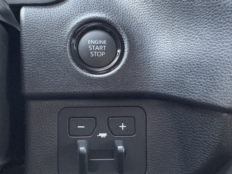 2025 Toyota Tundra SR Image 33 of 39