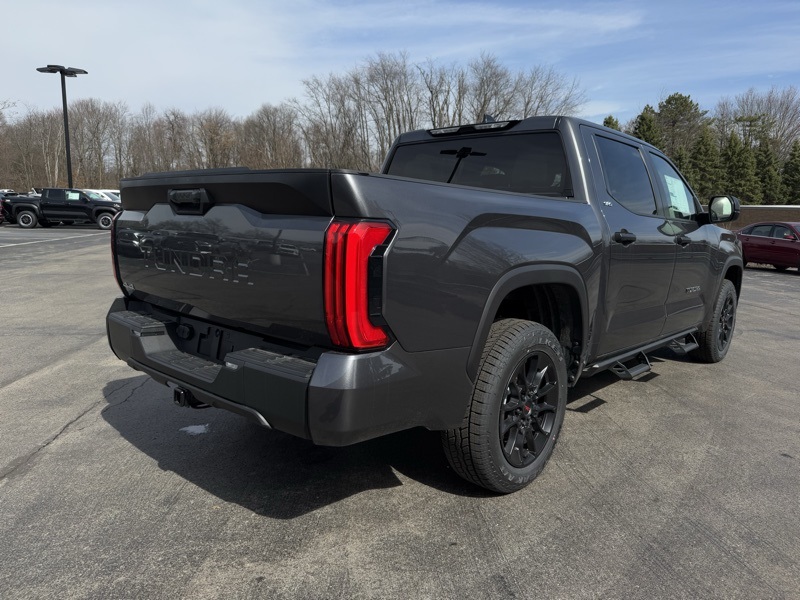 2025 Toyota Tundra SR Image 5 of 39