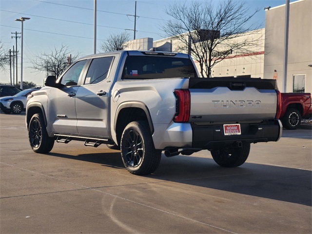 Vehicle image 4 of 22