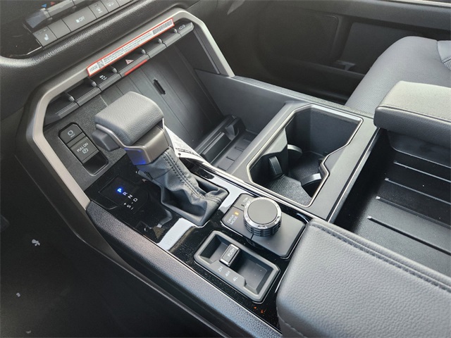 Vehicle image 16 of 22