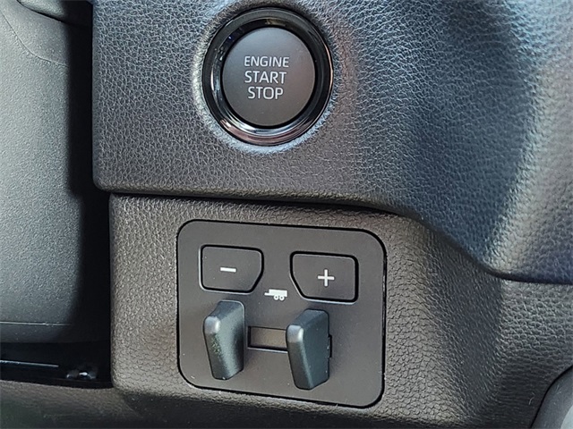 Vehicle image 15 of 22