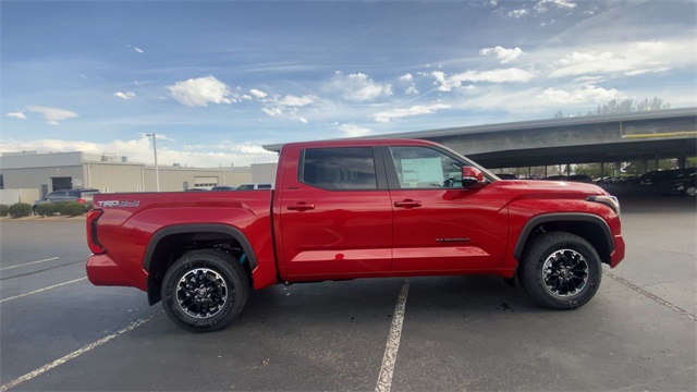 Vehicle image 8 of 24