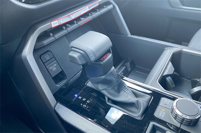 Vehicle image 19 of 24