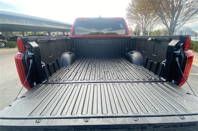 Vehicle image 22 of 24