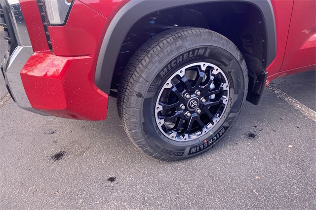 Vehicle image 10 of 24