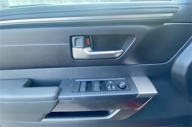Vehicle image 13 of 24
