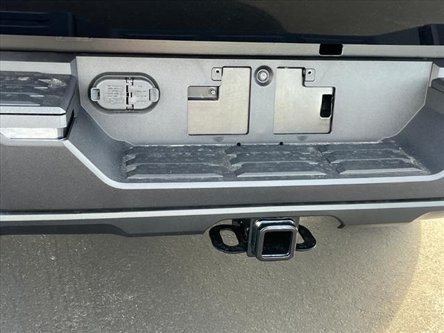 Vehicle image 29 of 32