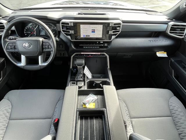 Vehicle image 14 of 32