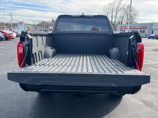 Vehicle image 28 of 32