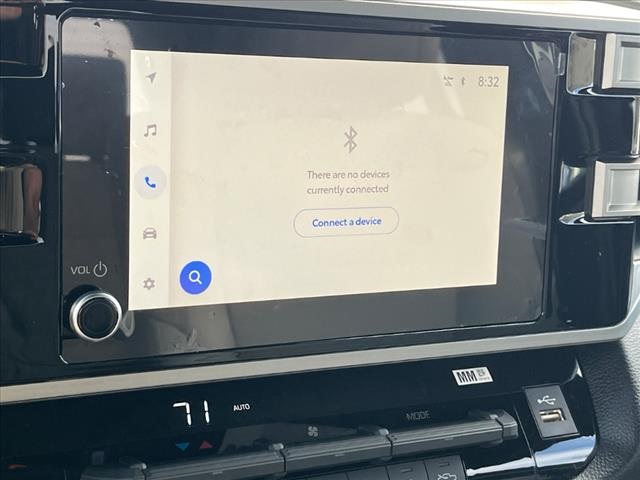 Vehicle image 18 of 32