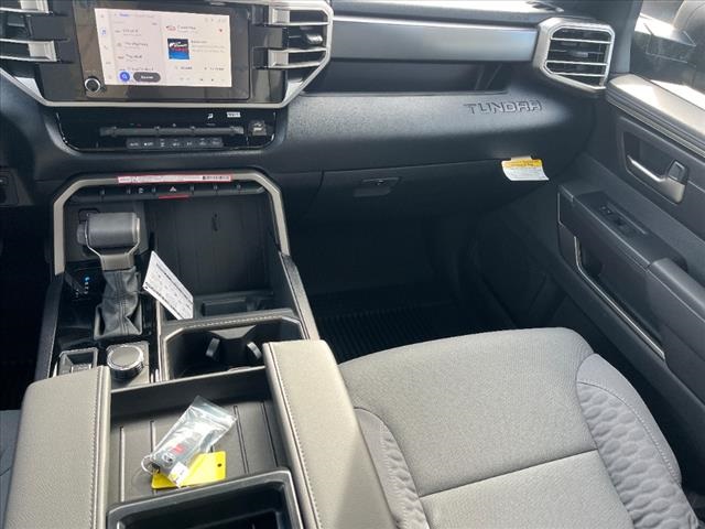 Vehicle image 10 of 32