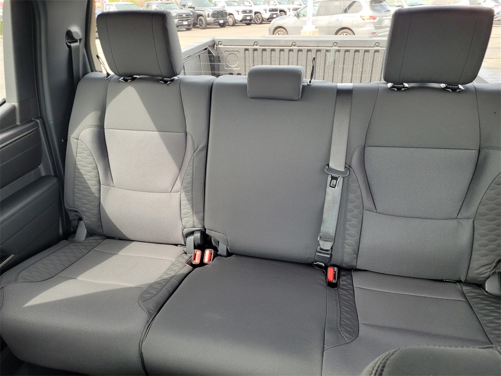Vehicle image 9 of 12