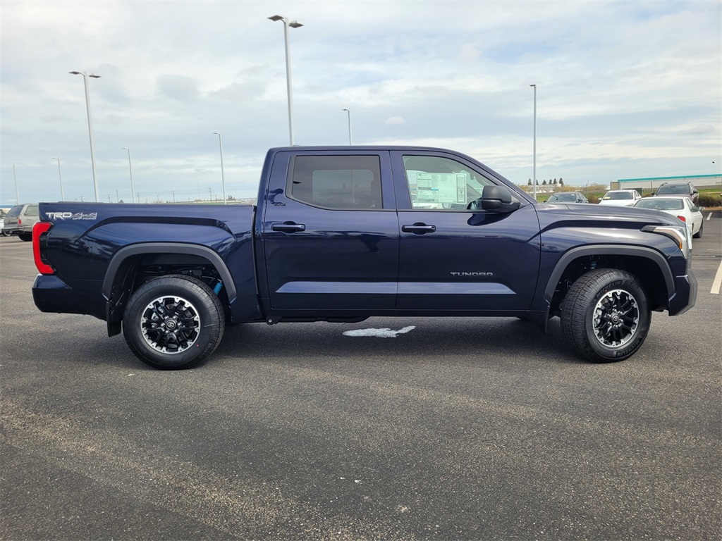 Vehicle image 4 of 12