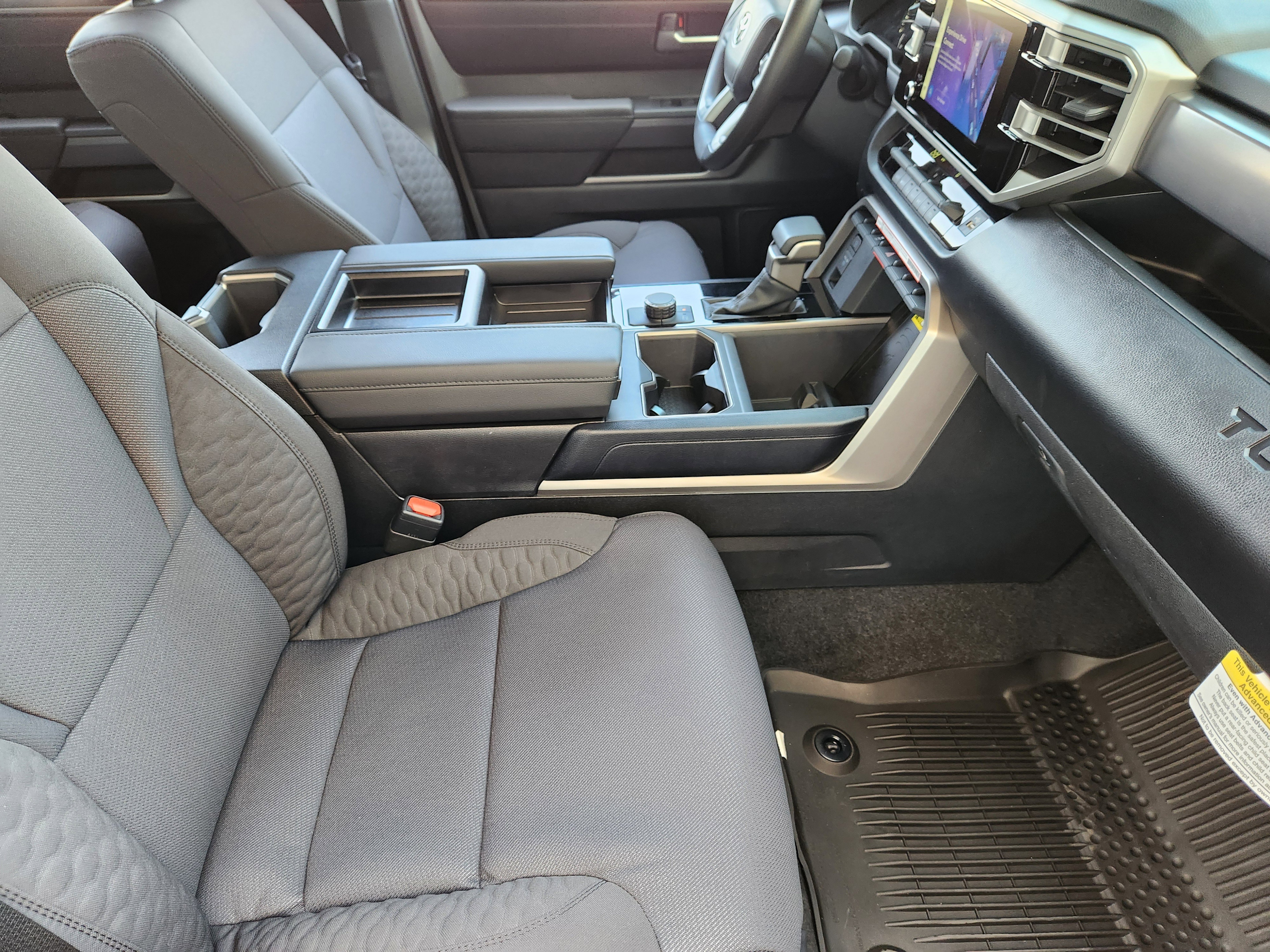 Vehicle image 11 of 24