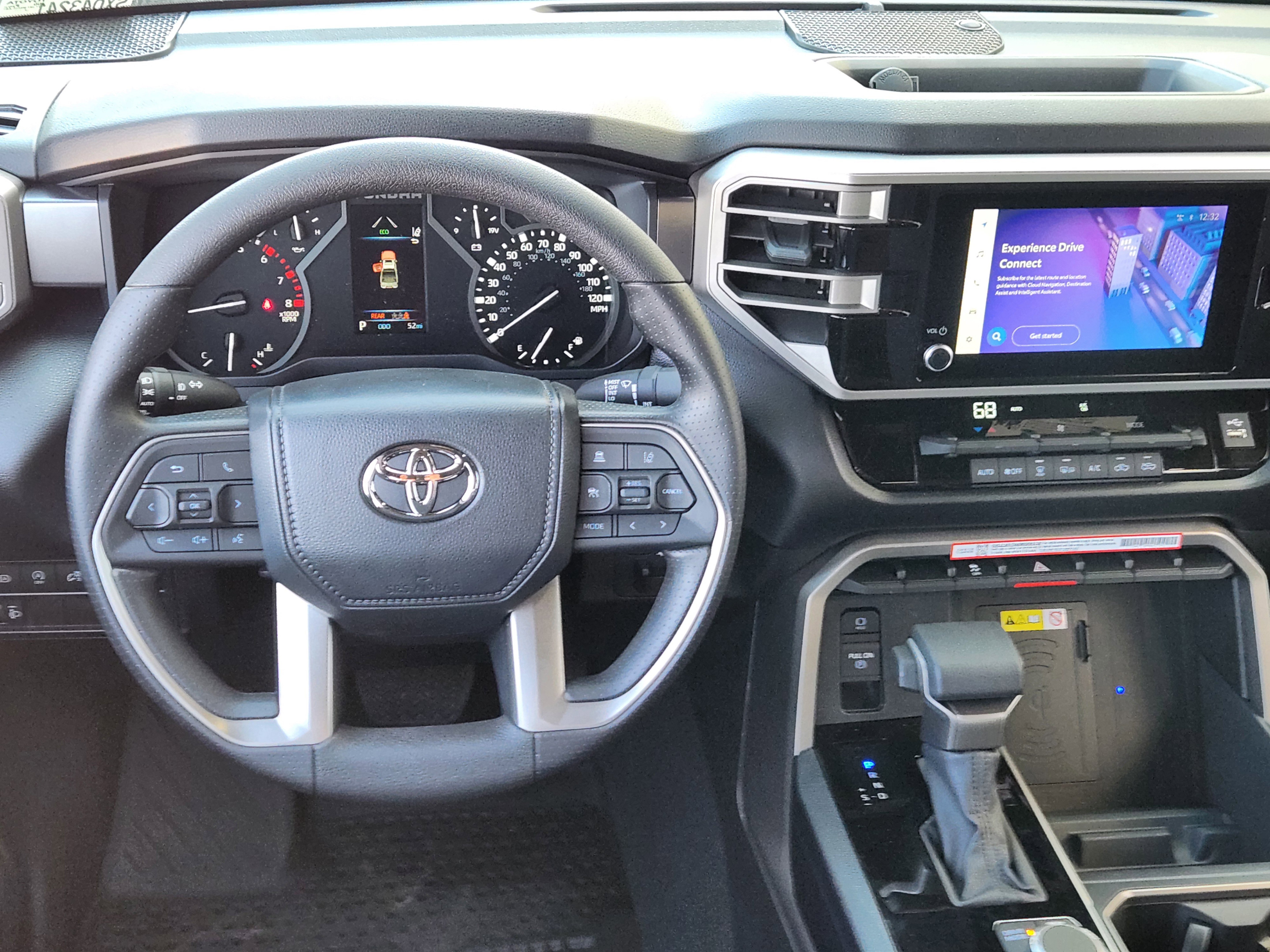 Vehicle image 21 of 24